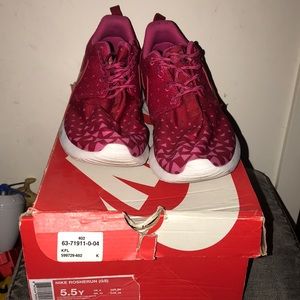 Red And Pink RosheRun